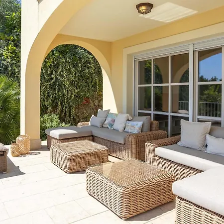 6 Bedroom Cozy In Vakantiehuis *