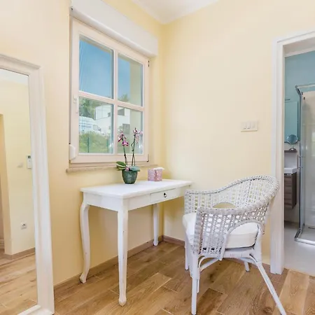 Case de vacanță Awesome In With Sauna Lovran