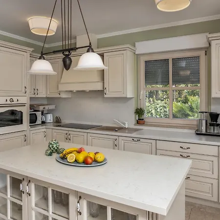 Awesome In With Sauna Case de vacanță Lovran