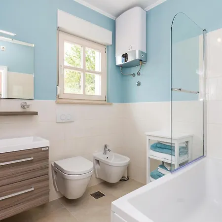 Awesome In With Sauna Lovran